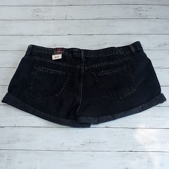 Juniors Low-Rise-Button Front Shorts - Picture 7 of 9